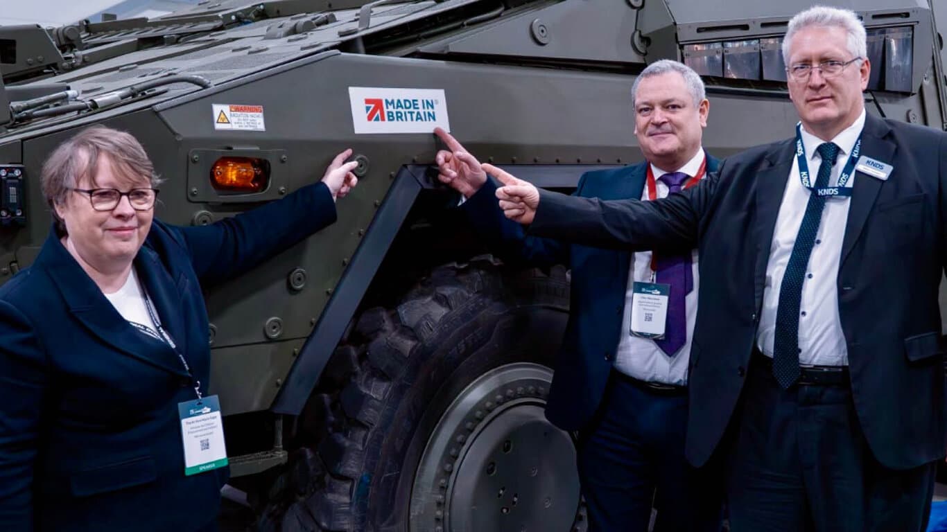 First British-Made Boxer Vehicle Unveiled at IAV Conference